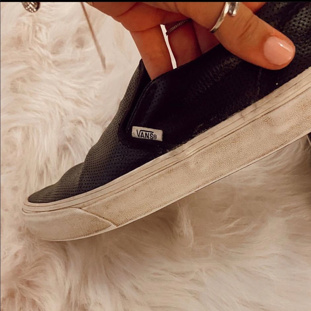 Slip on Perf Black Leather Vans